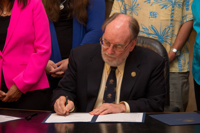 Governor Abercrombie bill signing