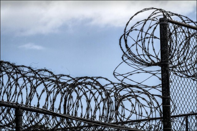 Prison wire (NO TYPE)