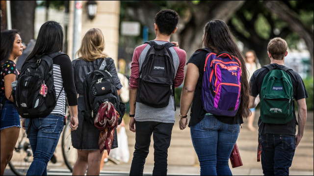 Students at the University of Hawaii Manoa.