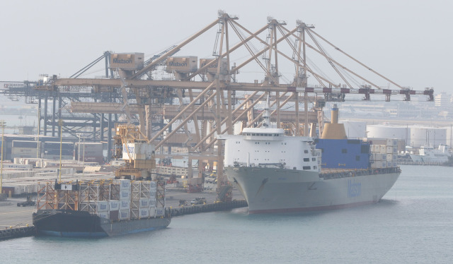 Matson facilities Sand Island Honolulu Harbor.  15jan2015. photograph Cory Lum/Civil Beat
