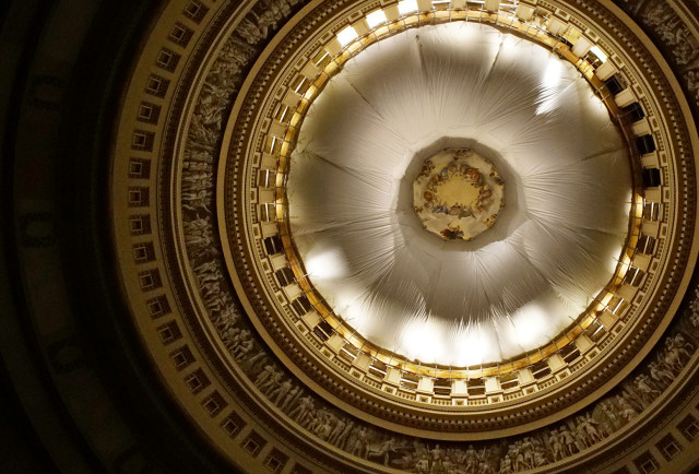 Inside view looking up the dome inside the Capitol.  27 feb 2015 photograph Cory Lum/Civil Beat
