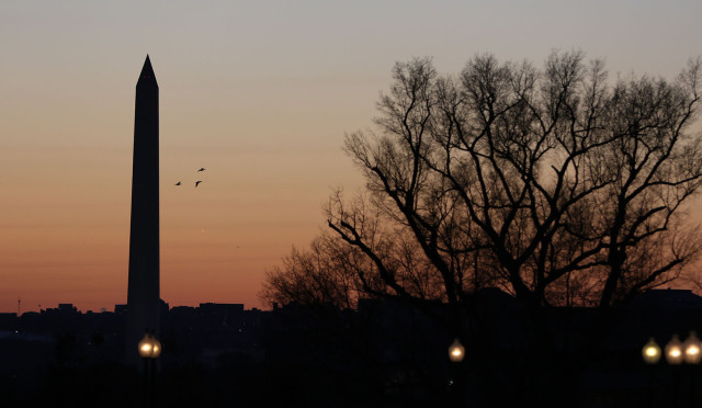 Sunset Washington Monument. 23 feb 2015. photograph Cory Lum/Civil Beat