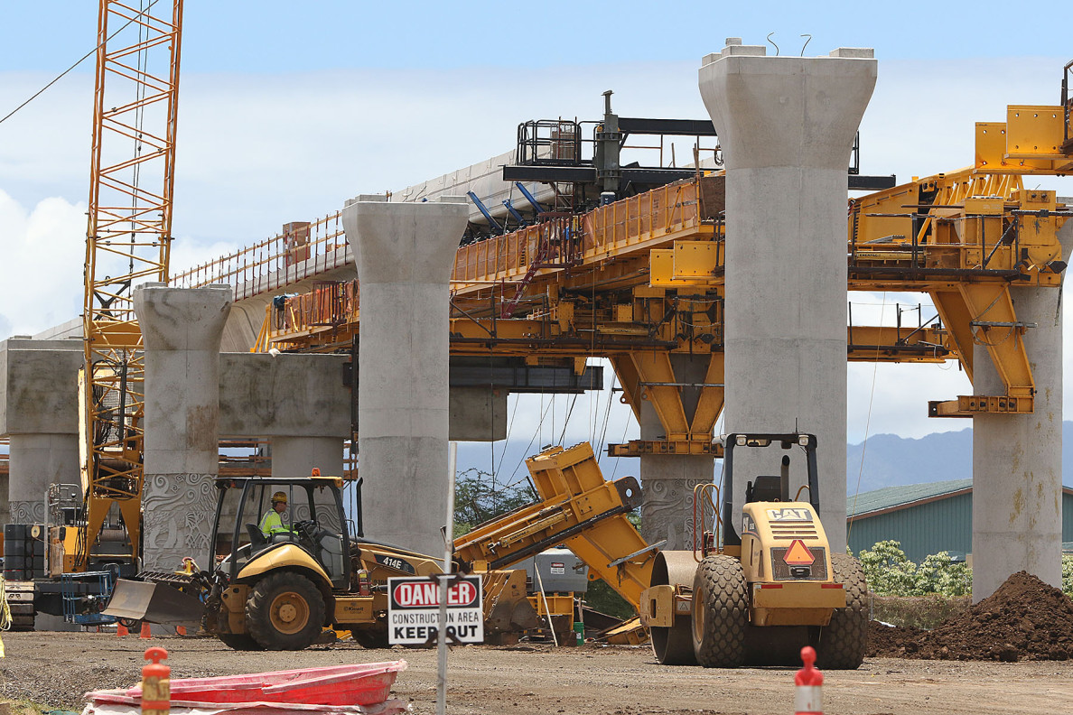 Rail supports located along Kualakai Parkway. Kapolei. HART. 17 june 2015. photograph Cory Lum/Civil Beat