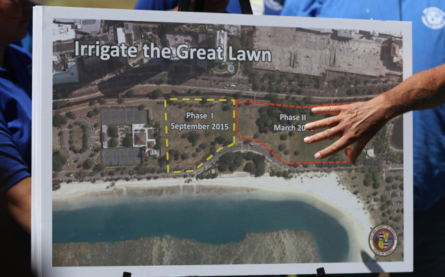 Mayor Kirk Caldwell points to a photograph outlining irrigating the 'Great Lawn' in two phases addressing Ala Moana's Master Plan update at Magic Island. 15 july 2015. photograph Cory Lum/Civil Beat