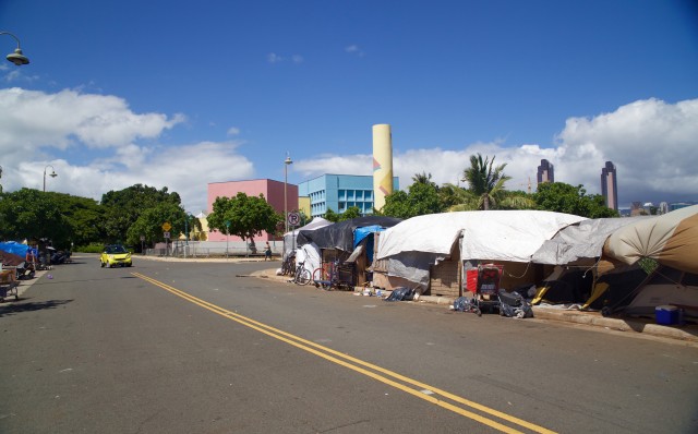 On the even of the last two sweeps, the sidewalks in the core of the Kakaako homeless encampment remained as packed as ever.