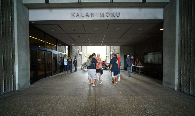 The Kalanimoku Building downtown, where DLNR has offices. It is one of many state agencies relying on 89-day hires.