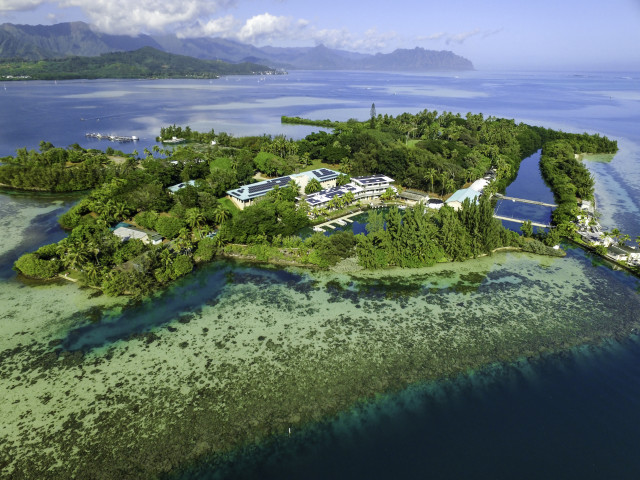 TheHawaii Institute of Marine Biology, part of the University of Hawaii, is located on Moku o Loʻe, or Coconut Island, in Kaneohe Bay.