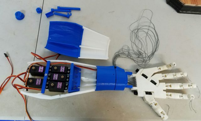Maui Makers is building a 3D printed animatronic hand it hopes to demonstrate at the Honolulu Mini Maker Faire next month.