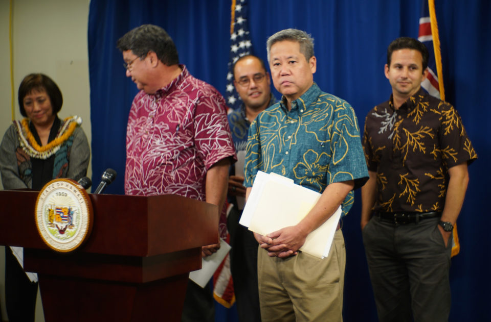 Senate president Kouchi, Congresswoman Hanabusa, Sen Dela Cruz and Sen Brian Schatz.